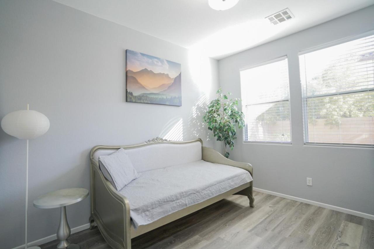 Ultra Modern Las Vegas Home 20Min From The Strip 외부 사진